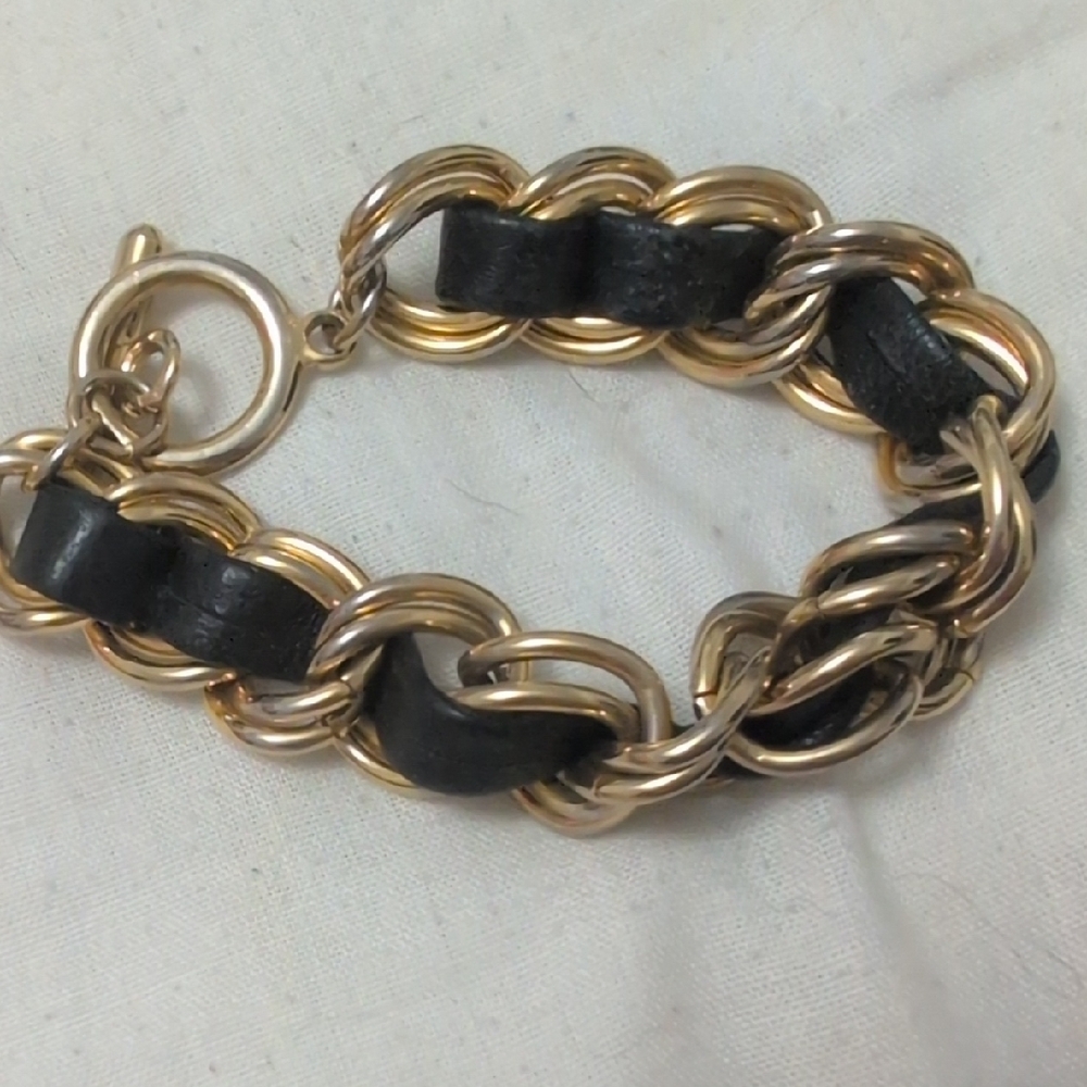 Chic Black and Gold Chain Bracelet